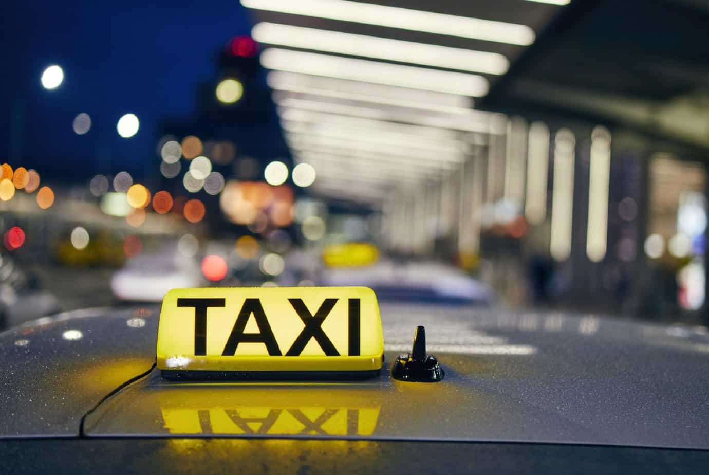 Jak zostać taksówkarzem? Wymagania i formalności