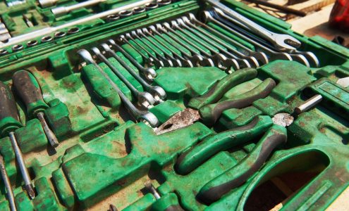 Jak prawidłowo dobrać i wymieniać części w maszynach rolniczych – praktyczny przewodnik