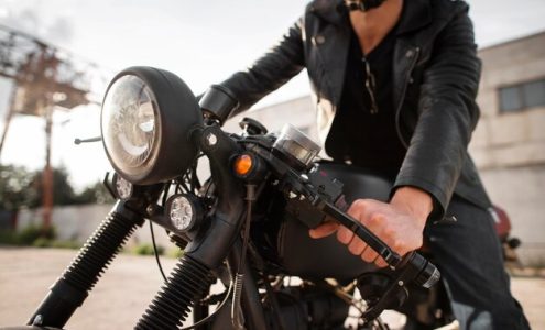 Jak wybrać odpowiednie rękawice dla motocyklisty?
